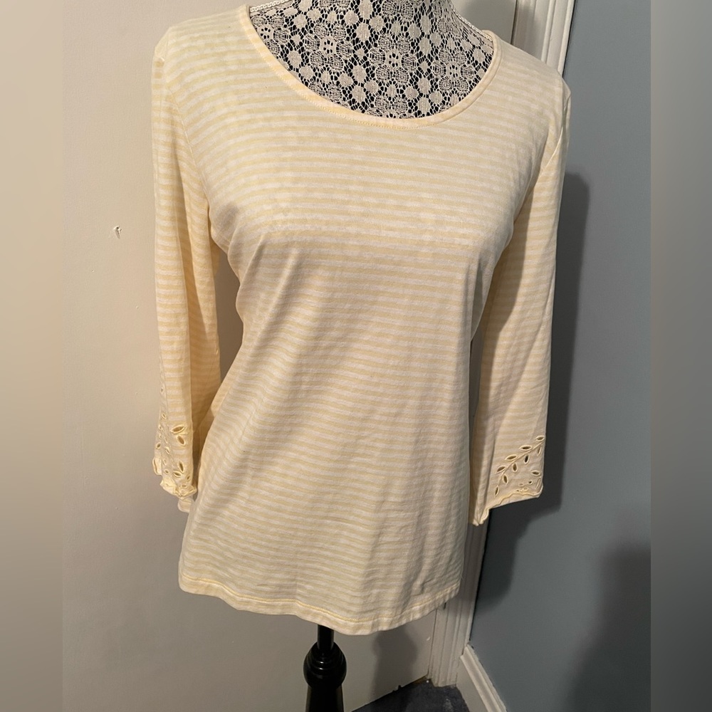 ⬇️Price Drop⬇️ Christopher & Banks top. Size L